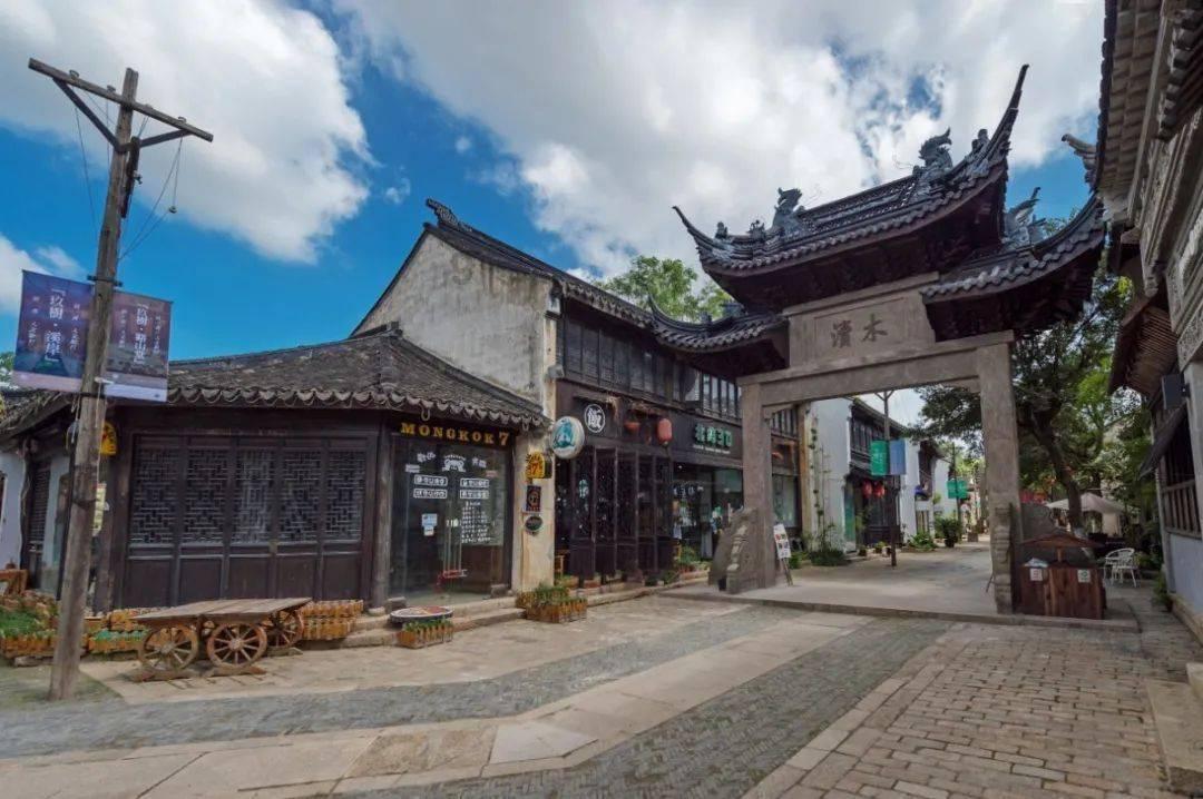 如果从小跟着奶奶长大的和兄弟姐妹那个亲，是奶奶亲还是哥哥亲？游戏画面